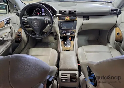 2007 Mercedes-Benz C 230 z USA, uszkodzony, nr VIN WDBRF52H97F936243